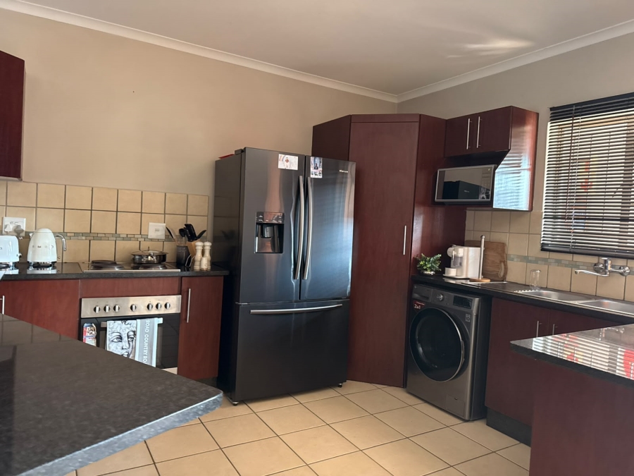 3 Bedroom Property for Sale in Waterval East North West